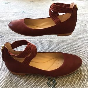 Clarks Rust Colored Nubuck Leather Flats
